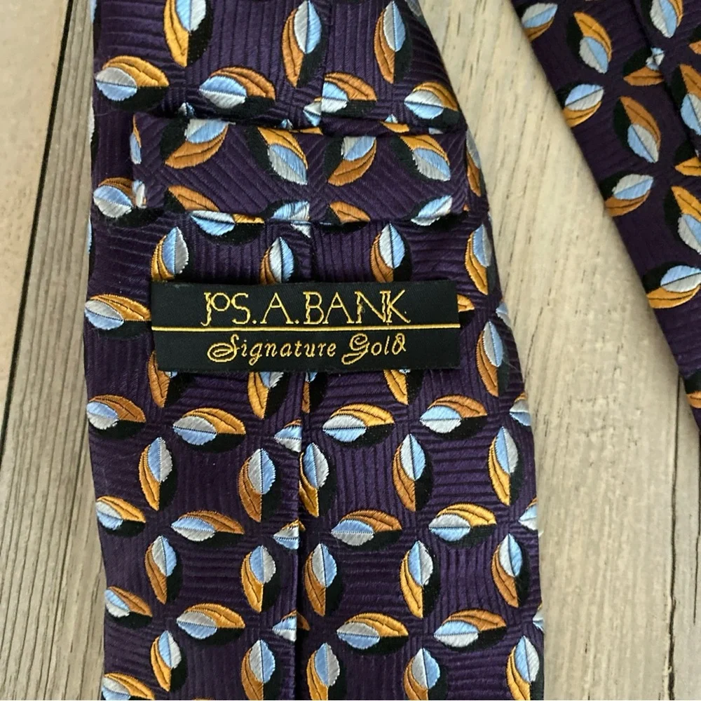 Jos. A. Bank Signature Gold Menswear  Mens Classic Quality Silk Tie